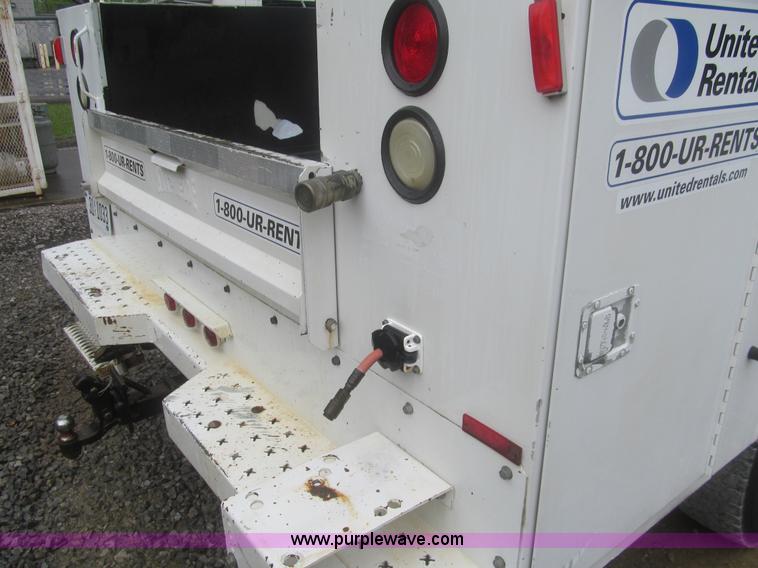 image for item AQ9817 2006 Ford F550 Super Duty XL service truck