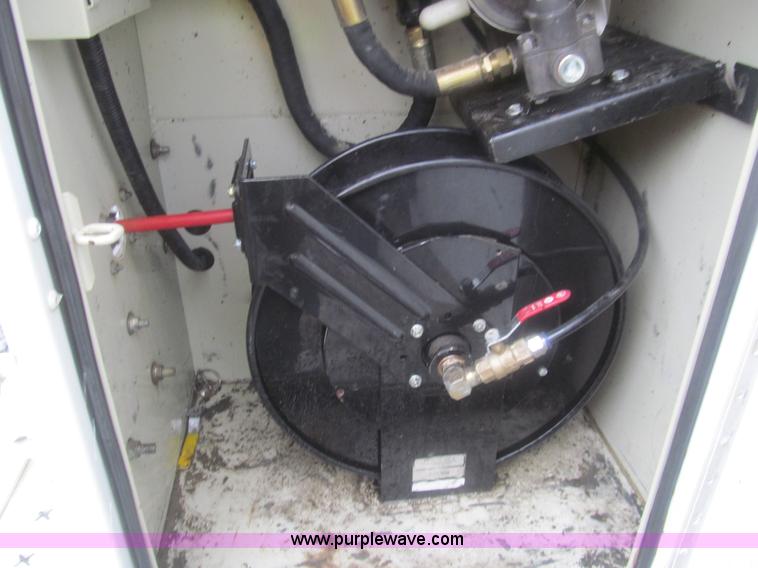 image for item AQ9817 2006 Ford F550 Super Duty XL service truck