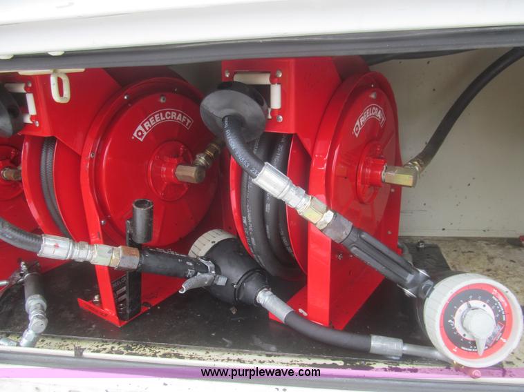 image for item AQ9817 2006 Ford F550 Super Duty XL service truck