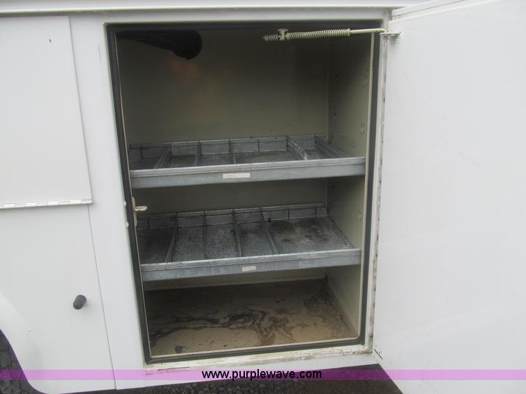 image for item AQ9817 2006 Ford F550 Super Duty XL service truck