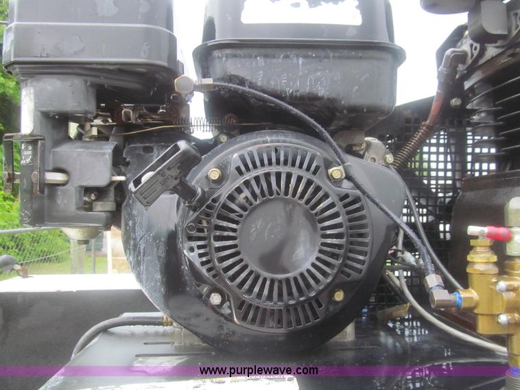 image for item AQ9817 2006 Ford F550 Super Duty XL service truck