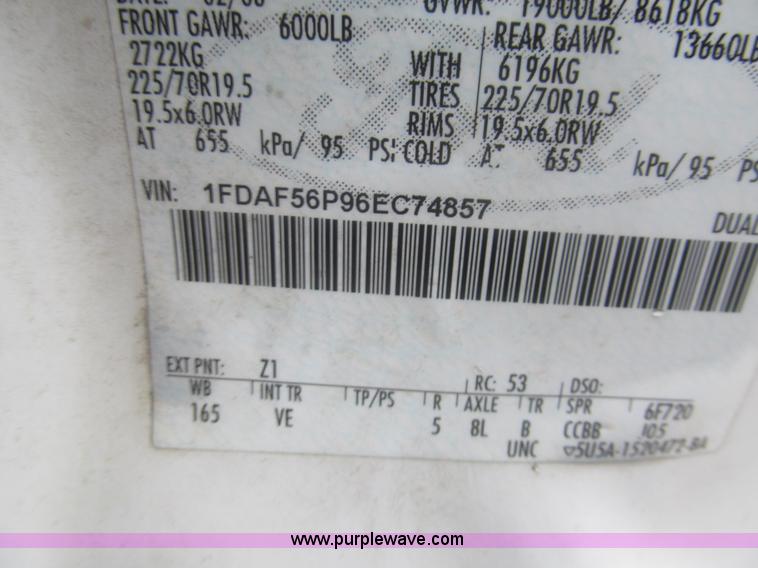 image for item AQ9817 2006 Ford F550 Super Duty XL service truck