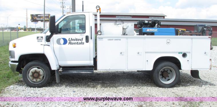 image for item F7403 2006 Chevrolet Kodiak C5500 service truck