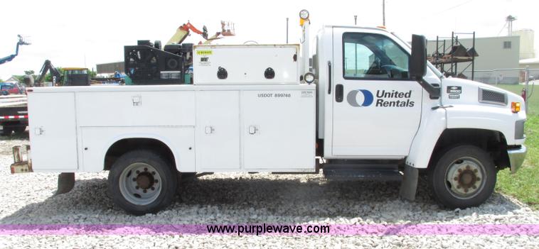 image for item F7403 2006 Chevrolet Kodiak C5500 service truck