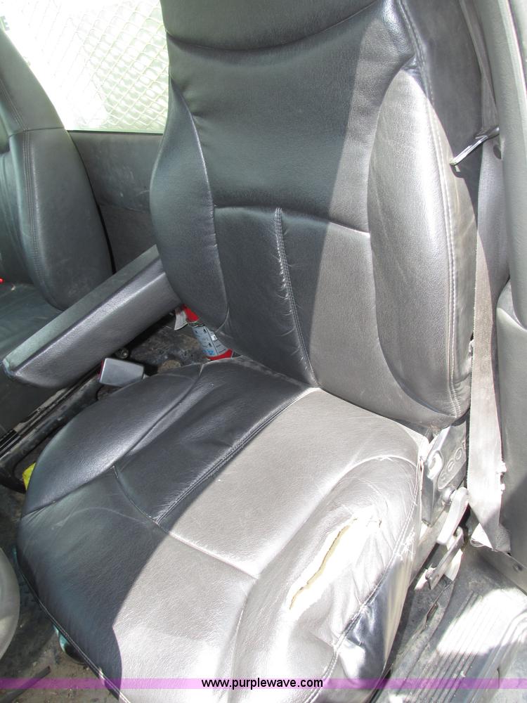 image for item F7403 2006 Chevrolet Kodiak C5500 service truck