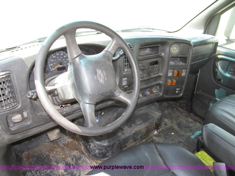 image for item F7403 2006 Chevrolet Kodiak C5500 service truck