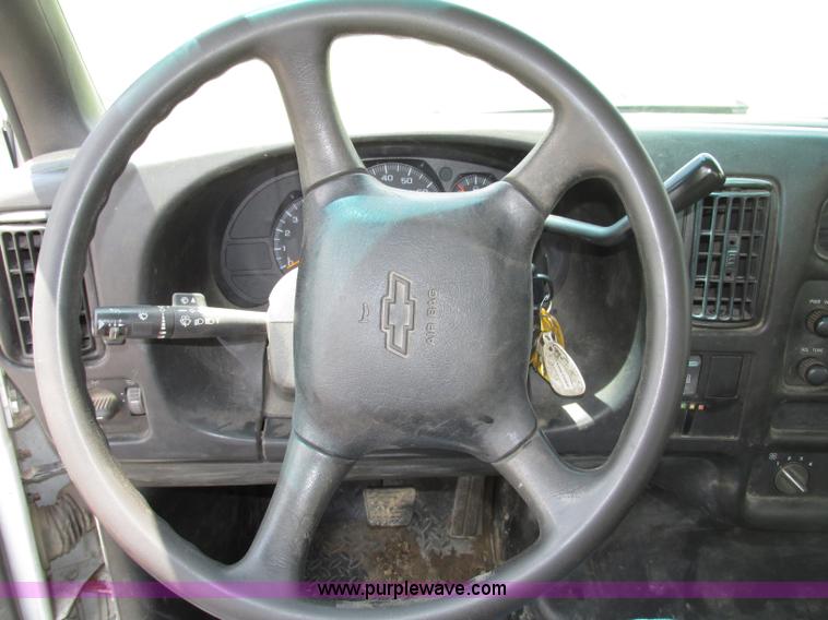 image for item F7403 2006 Chevrolet Kodiak C5500 service truck