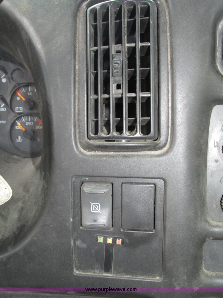 image for item F7403 2006 Chevrolet Kodiak C5500 service truck