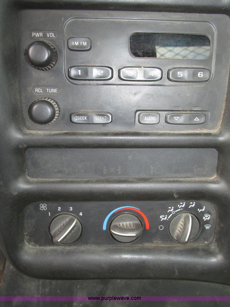 image for item F7403 2006 Chevrolet Kodiak C5500 service truck