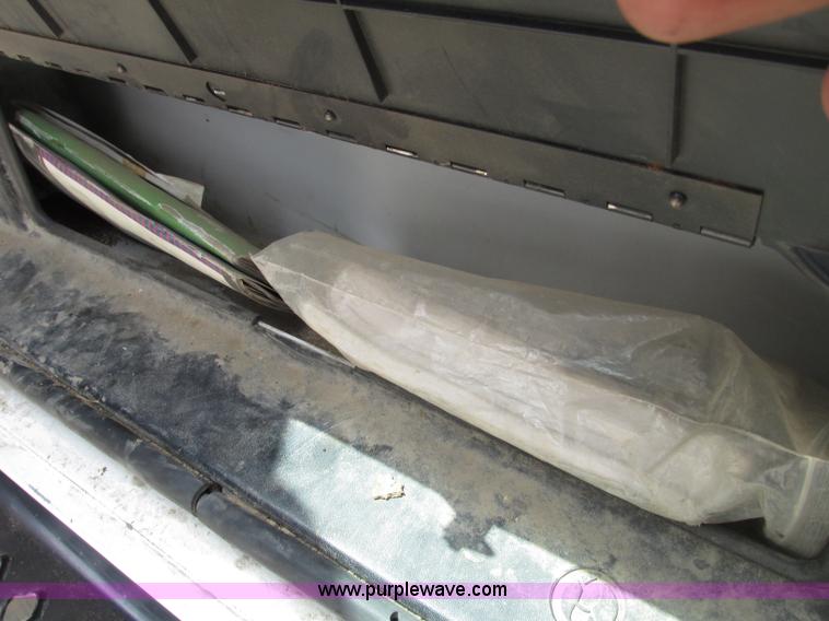 image for item F7403 2006 Chevrolet Kodiak C5500 service truck