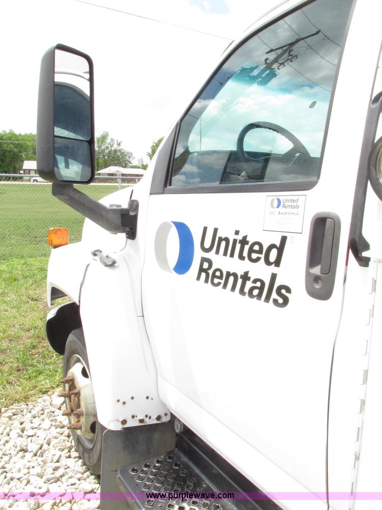 image for item F7403 2006 Chevrolet Kodiak C5500 service truck