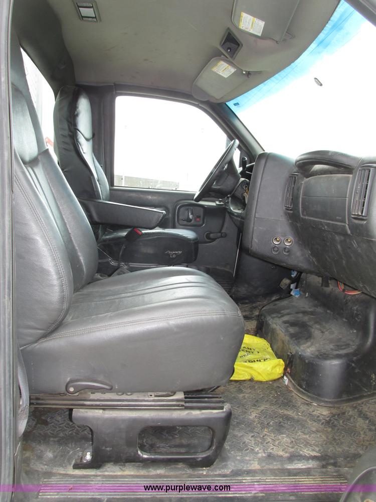image for item F7403 2006 Chevrolet Kodiak C5500 service truck