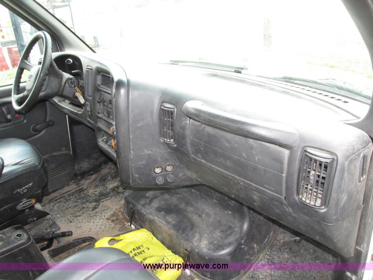 image for item F7403 2006 Chevrolet Kodiak C5500 service truck