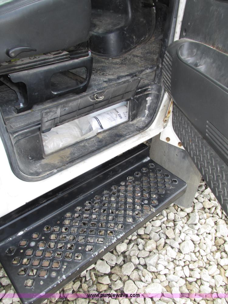 image for item F7403 2006 Chevrolet Kodiak C5500 service truck