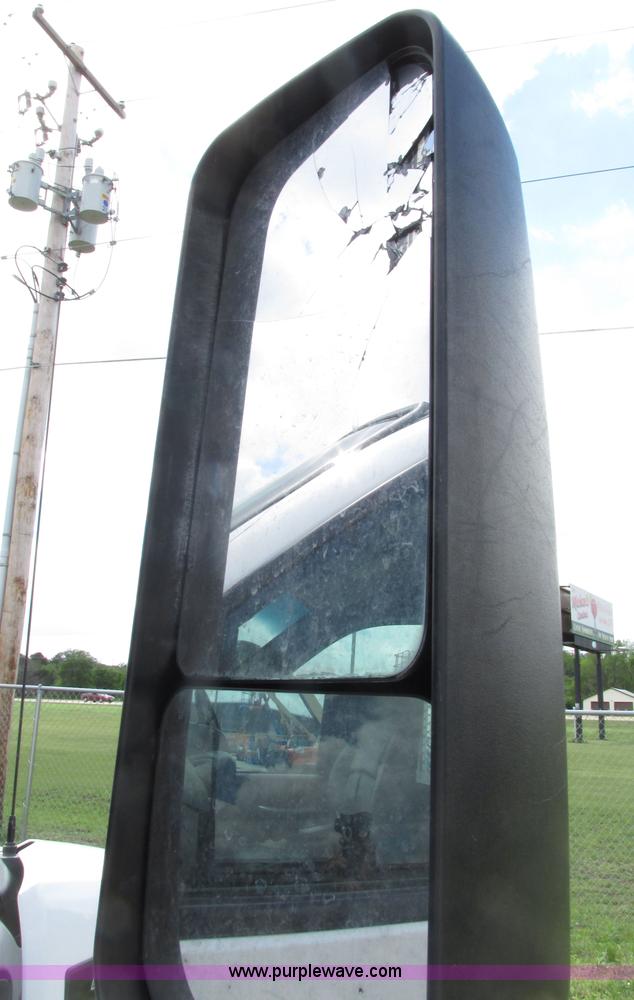 image for item F7403 2006 Chevrolet Kodiak C5500 service truck