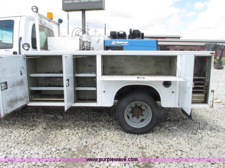 image for item F7403 2006 Chevrolet Kodiak C5500 service truck