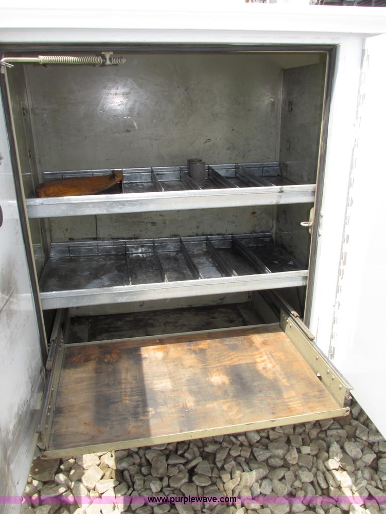 image for item F7403 2006 Chevrolet Kodiak C5500 service truck