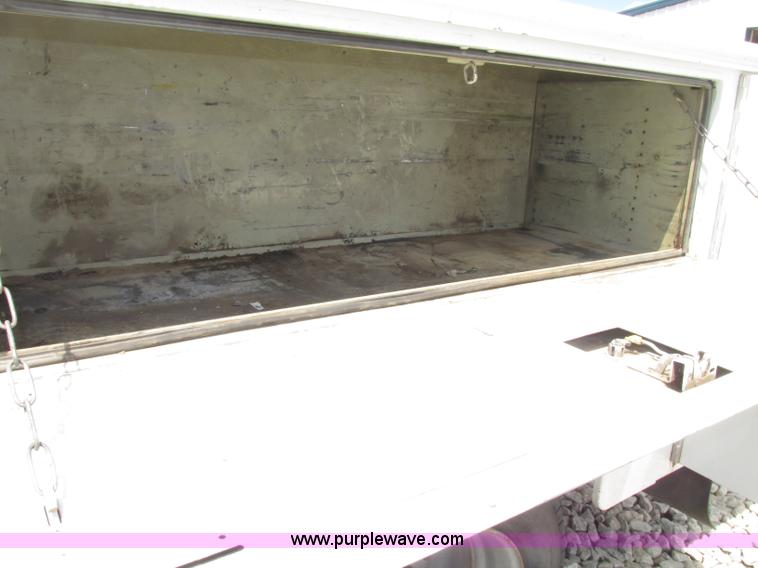 image for item F7403 2006 Chevrolet Kodiak C5500 service truck