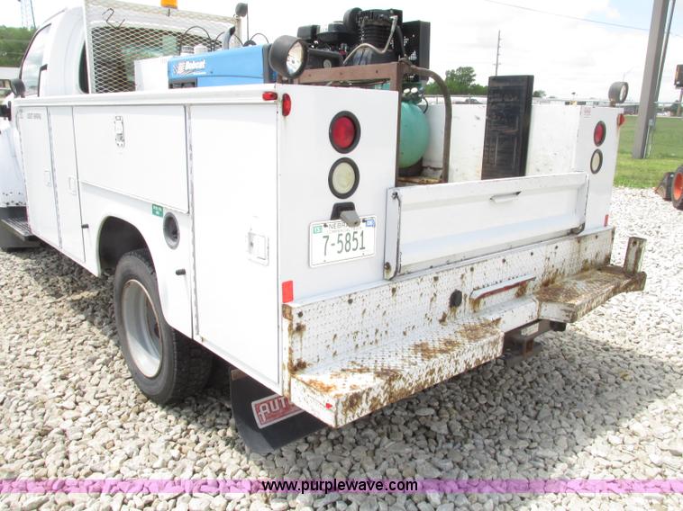 image for item F7403 2006 Chevrolet Kodiak C5500 service truck