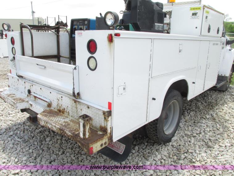 image for item F7403 2006 Chevrolet Kodiak C5500 service truck