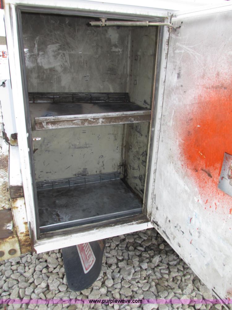 image for item F7403 2006 Chevrolet Kodiak C5500 service truck