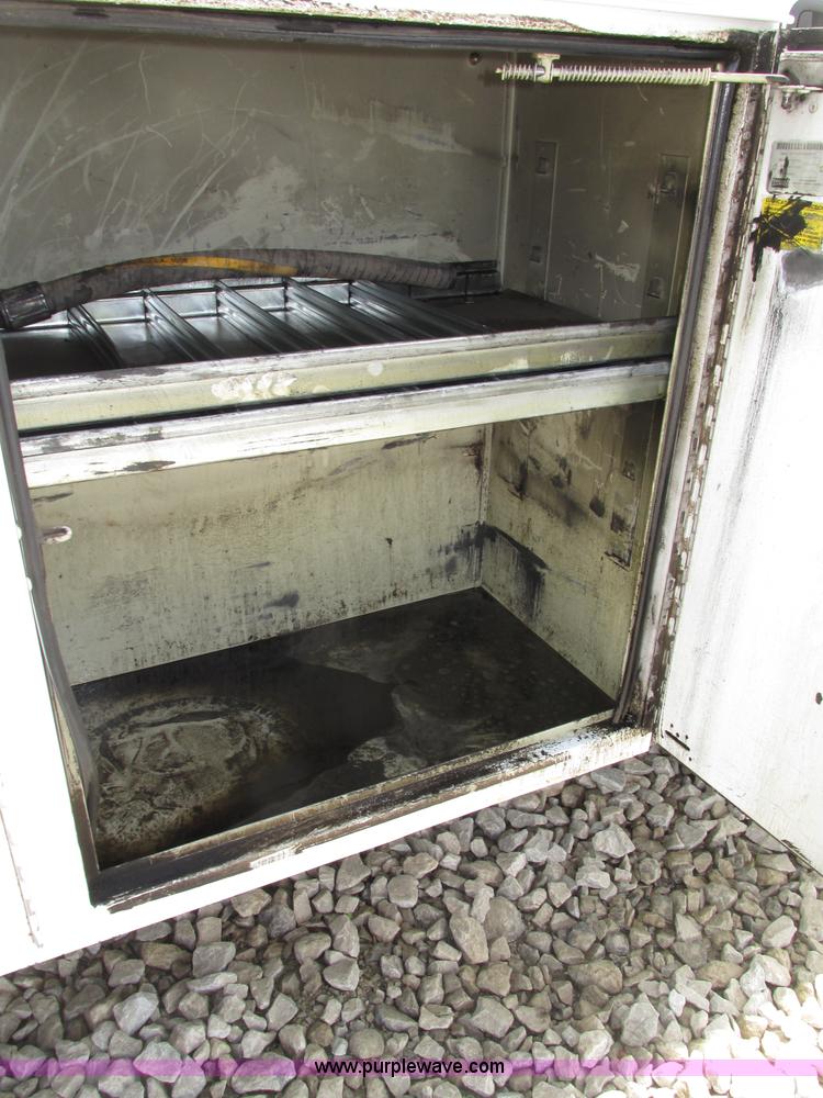 image for item F7403 2006 Chevrolet Kodiak C5500 service truck