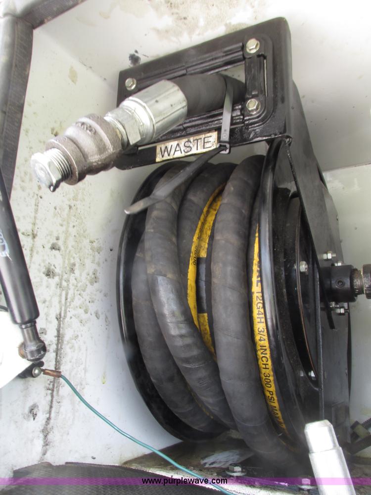 image for item F7403 2006 Chevrolet Kodiak C5500 service truck