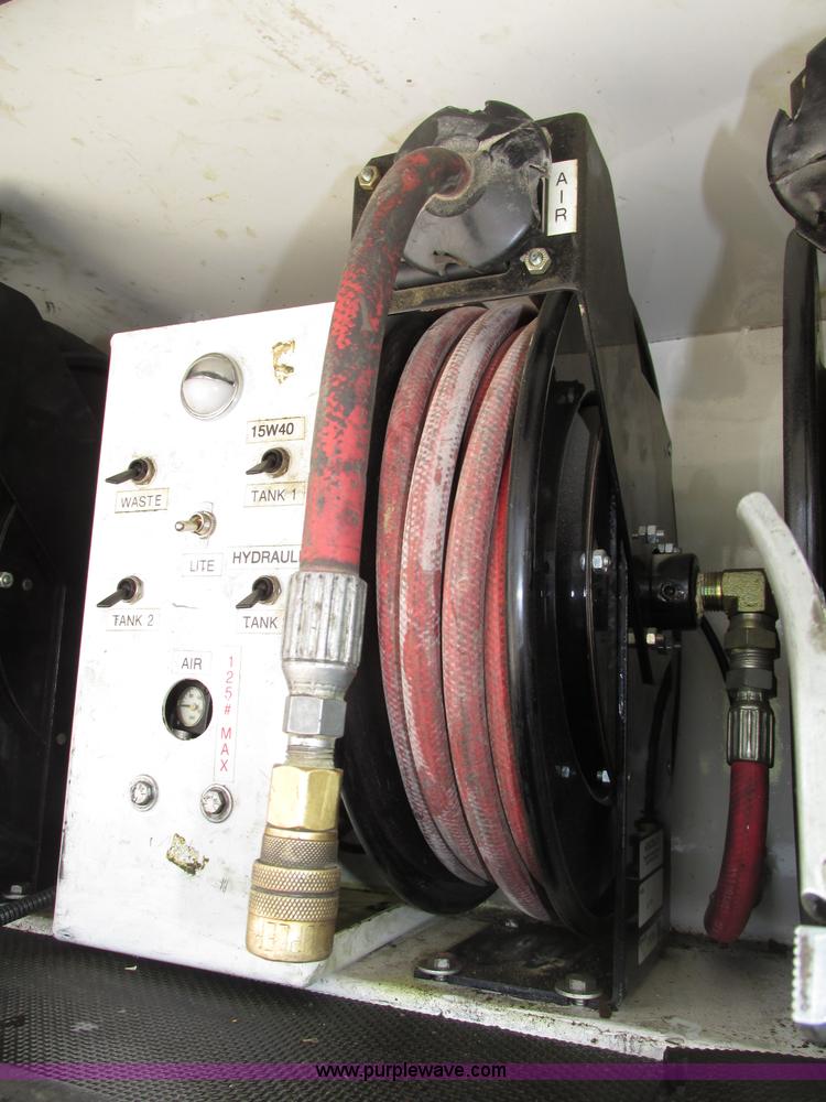 image for item F7403 2006 Chevrolet Kodiak C5500 service truck