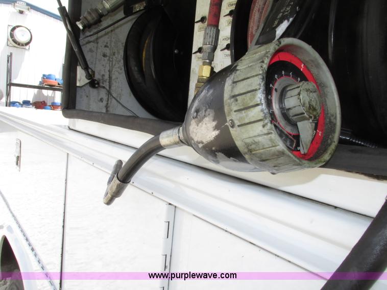 image for item F7403 2006 Chevrolet Kodiak C5500 service truck