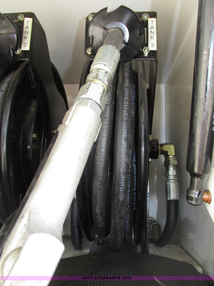 image for item F7403 2006 Chevrolet Kodiak C5500 service truck