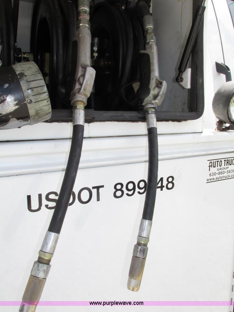 image for item F7403 2006 Chevrolet Kodiak C5500 service truck