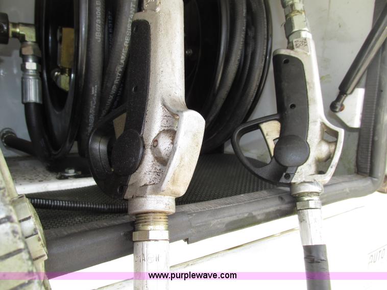 image for item F7403 2006 Chevrolet Kodiak C5500 service truck