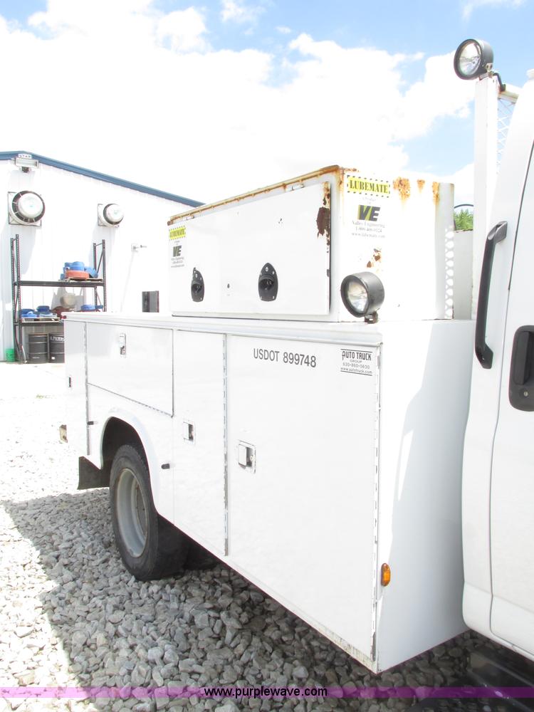 image for item F7403 2006 Chevrolet Kodiak C5500 service truck