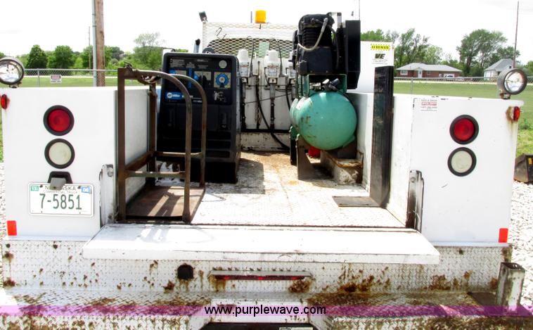 image for item F7403 2006 Chevrolet Kodiak C5500 service truck