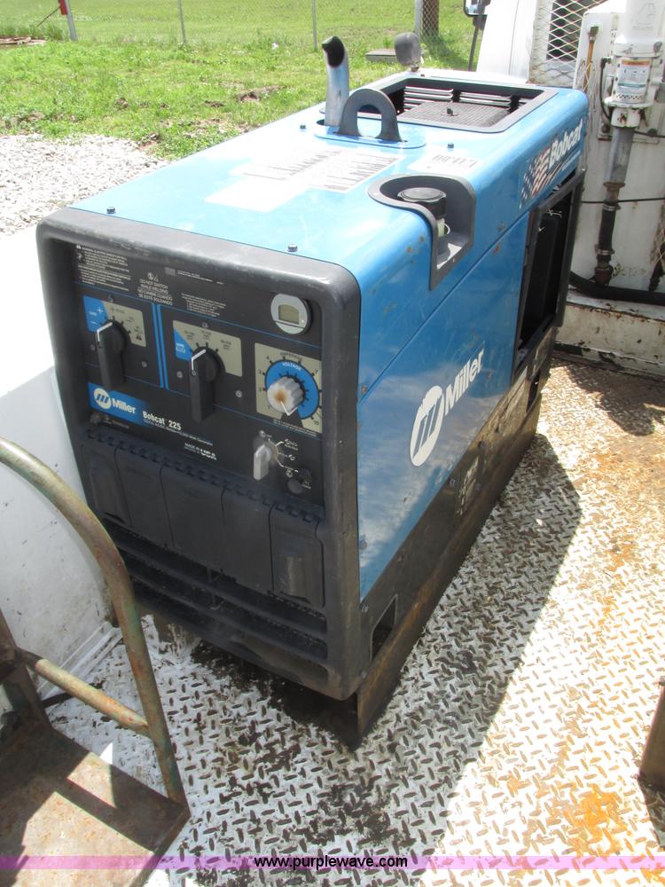 image for item F7403 2006 Chevrolet Kodiak C5500 service truck