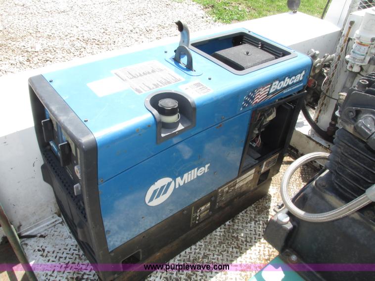 image for item F7403 2006 Chevrolet Kodiak C5500 service truck