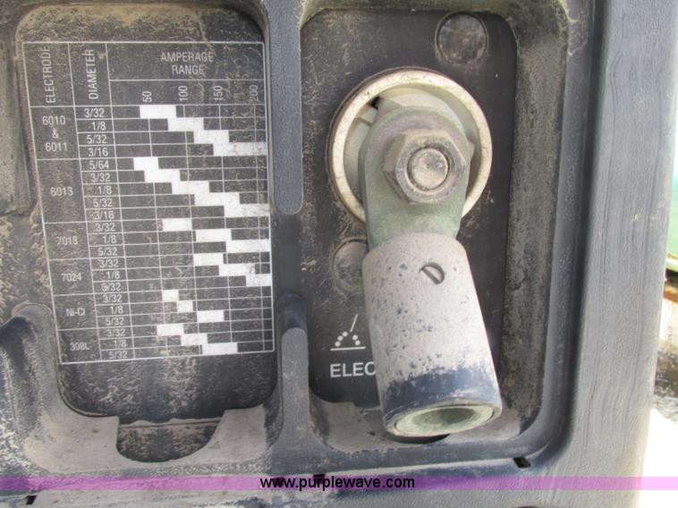 image for item F7403 2006 Chevrolet Kodiak C5500 service truck