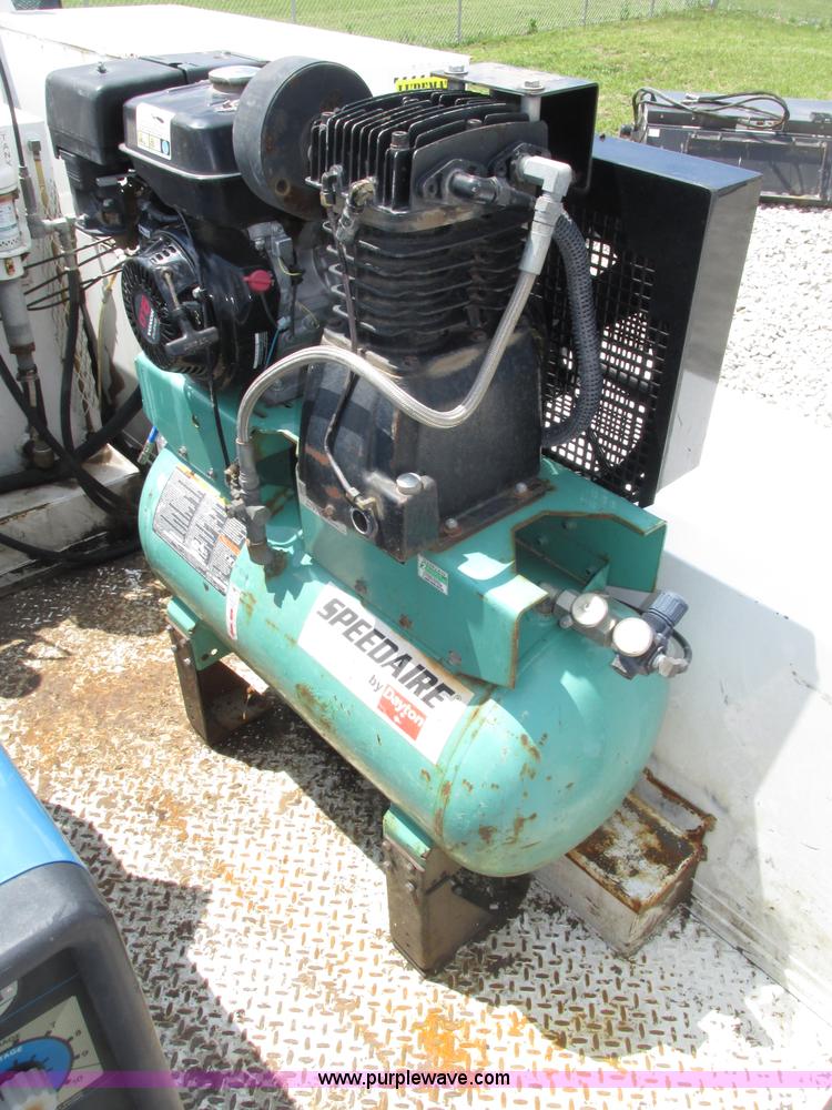 image for item F7403 2006 Chevrolet Kodiak C5500 service truck