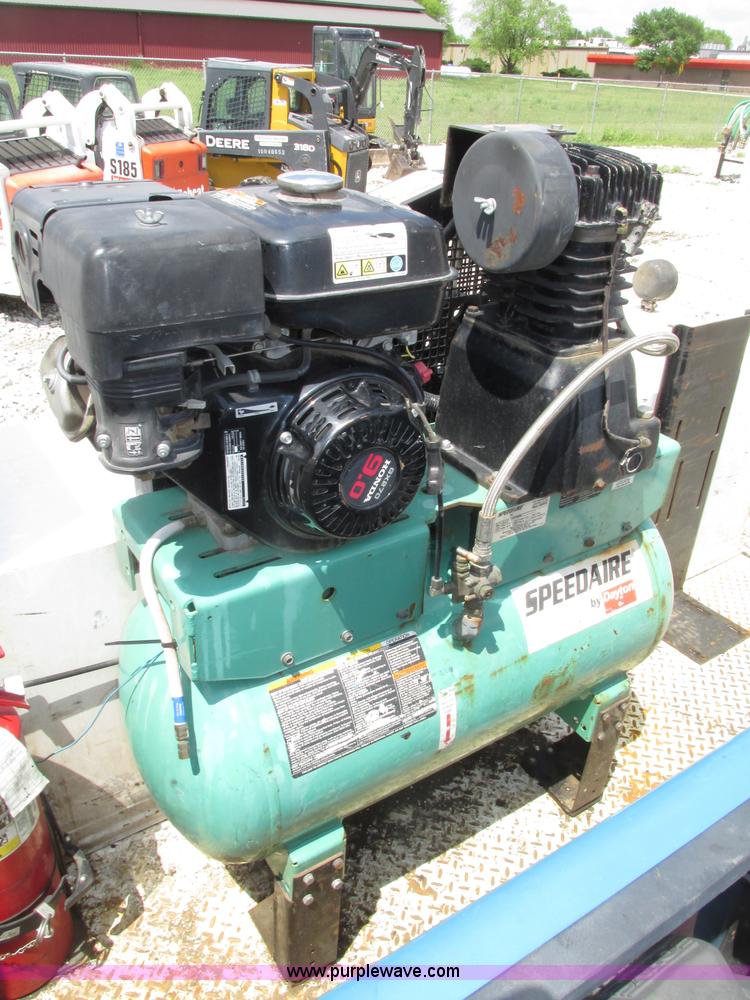 image for item F7403 2006 Chevrolet Kodiak C5500 service truck