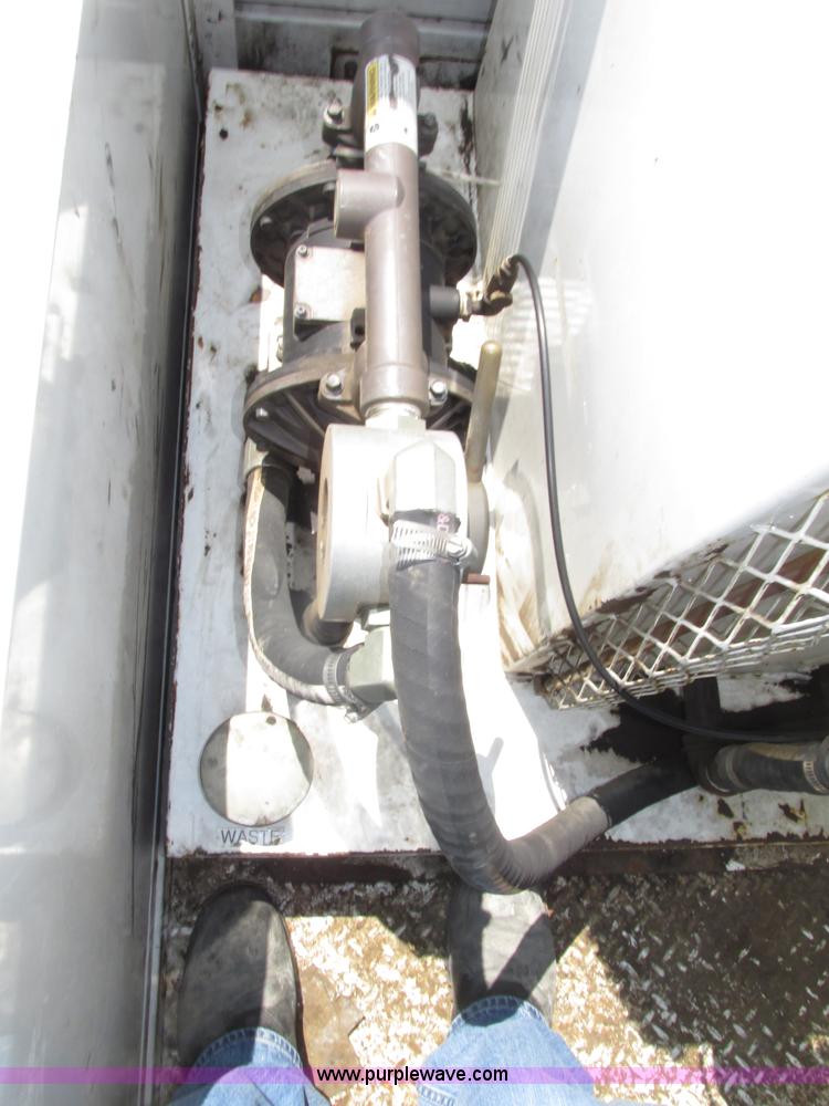 image for item F7403 2006 Chevrolet Kodiak C5500 service truck