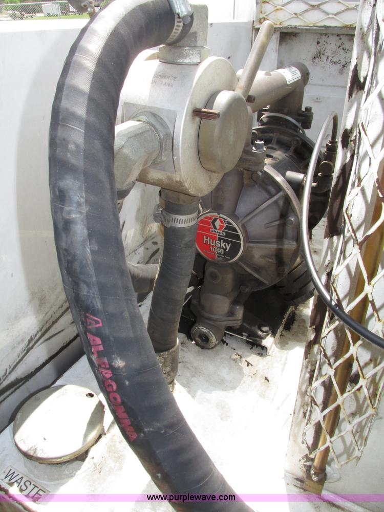 image for item F7403 2006 Chevrolet Kodiak C5500 service truck