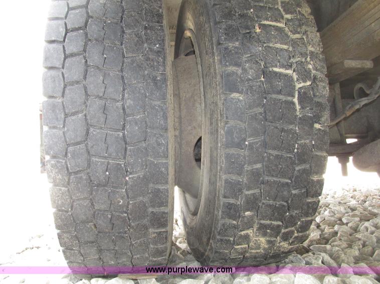 image for item F7403 2006 Chevrolet Kodiak C5500 service truck