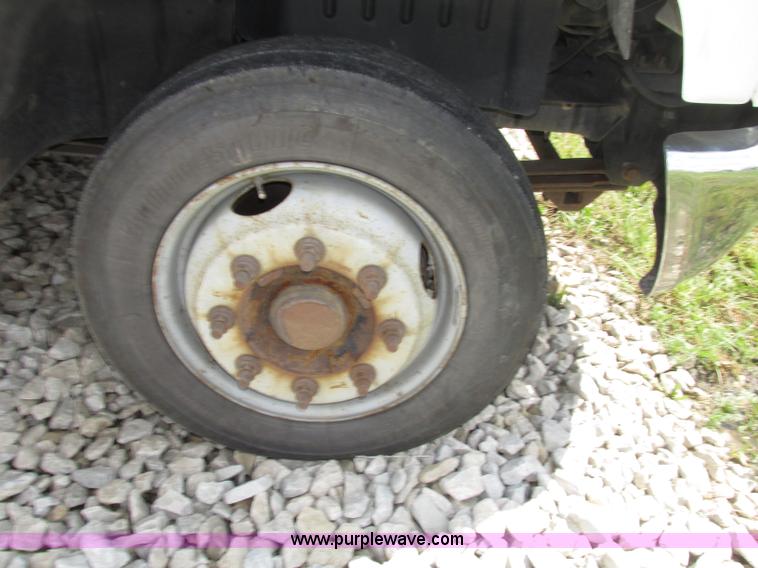 image for item F7403 2006 Chevrolet Kodiak C5500 service truck