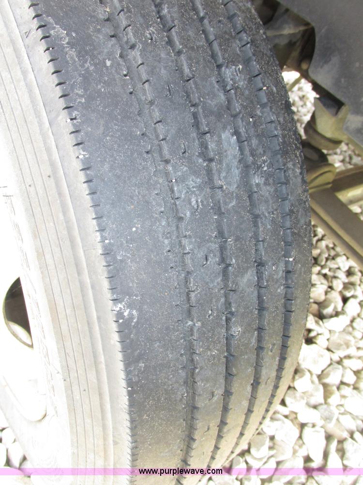 image for item F7403 2006 Chevrolet Kodiak C5500 service truck