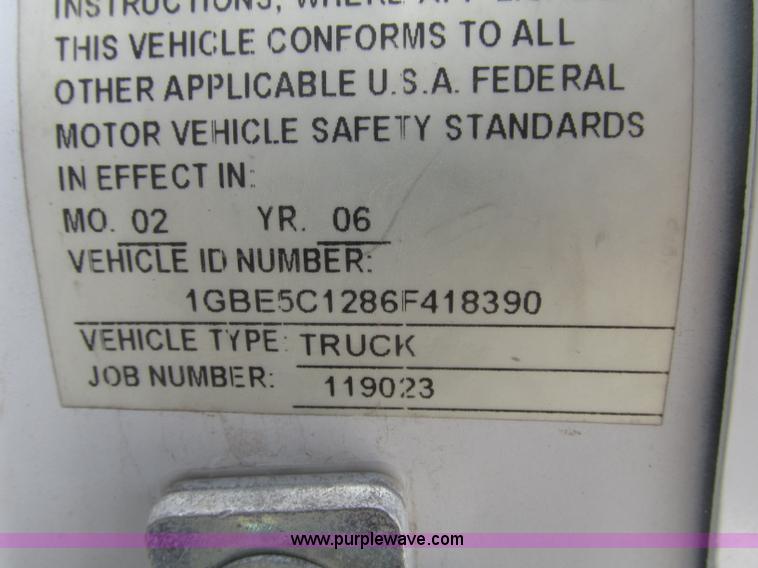 image for item F7403 2006 Chevrolet Kodiak C5500 service truck