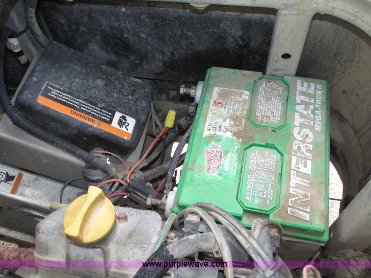 image for item F7404 2008 Club Car XRT 1550G utility vehicle