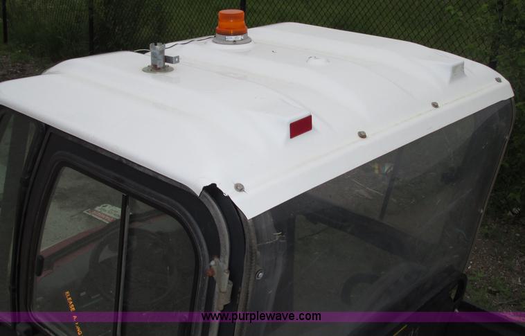 image for item F7404 2008 Club Car XRT 1550G utility vehicle