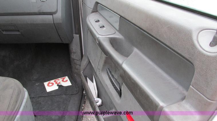 image for item G9116 2008 Dodge Ram 1500 Quad CAb pickup truck