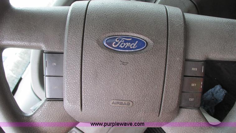 image for item G9117 2005 Ford F150 XLT SuperCab pickup truck