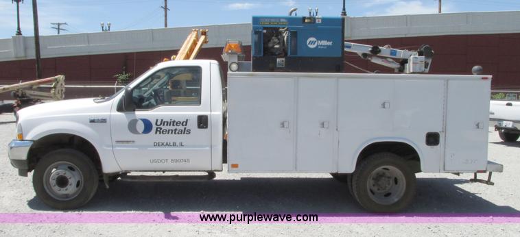 image for item G9118 2004 Ford F550 service truck with crane